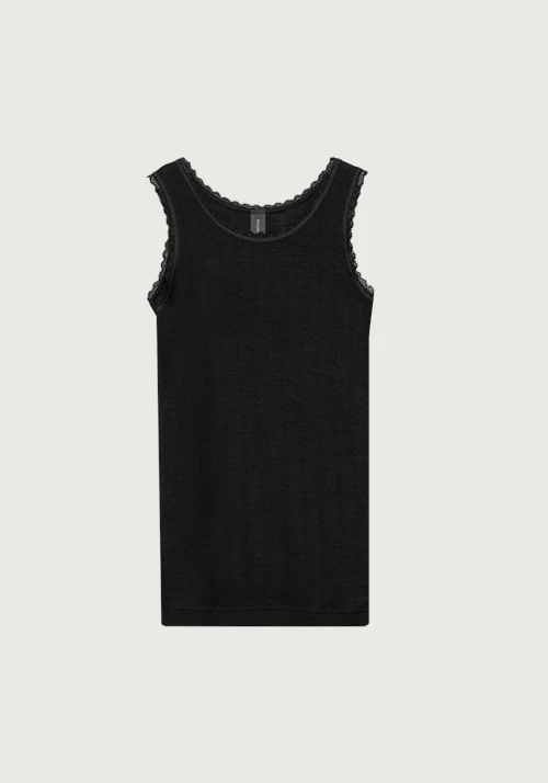 Singlet med blonder