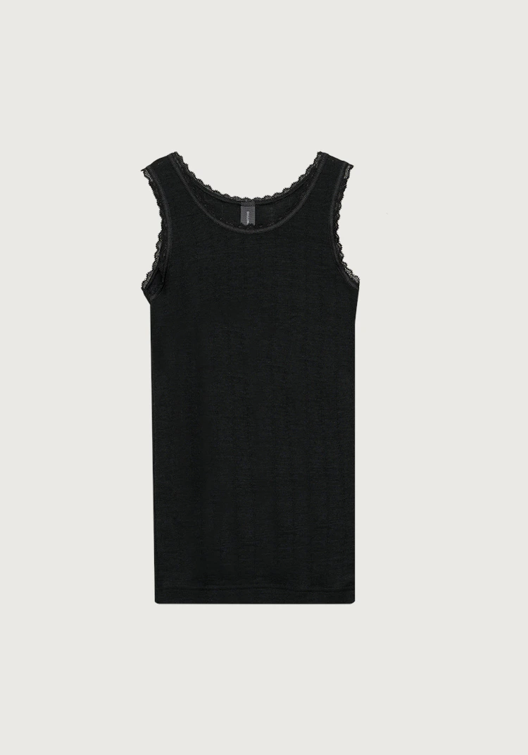 Singlet med blonder