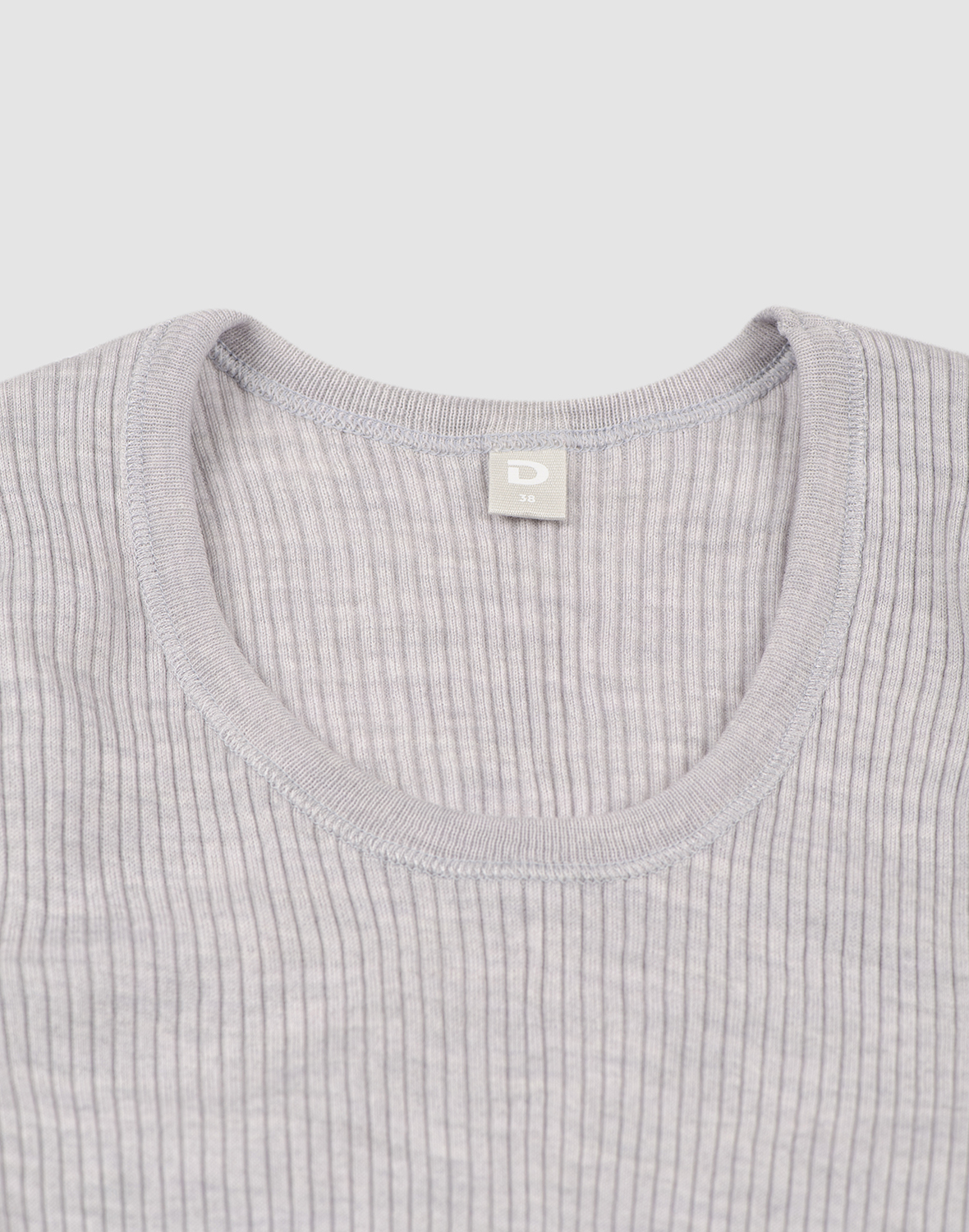 Long sleeve top with high O-neck 2