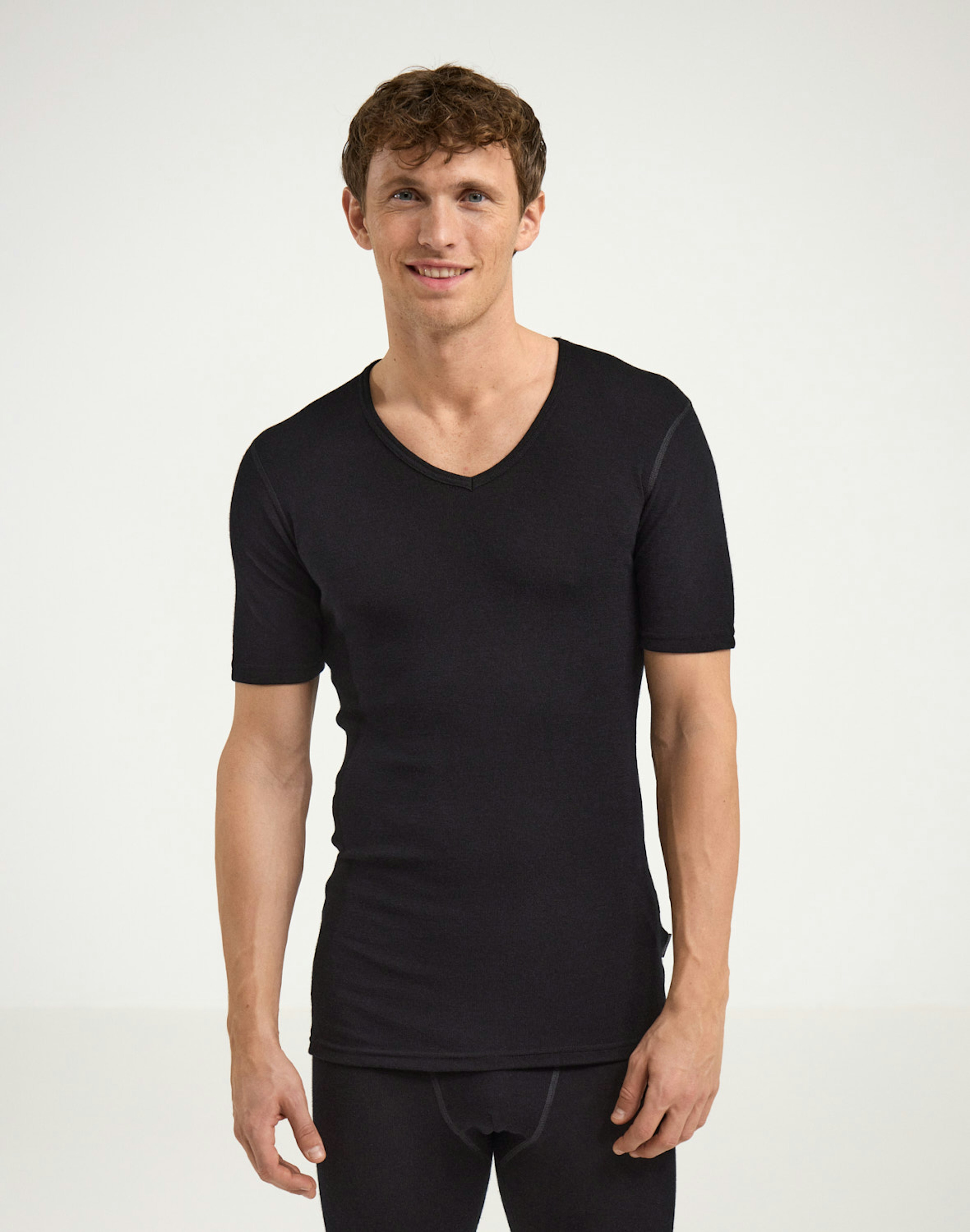 Men's merino wool V-neck T-shirt Black