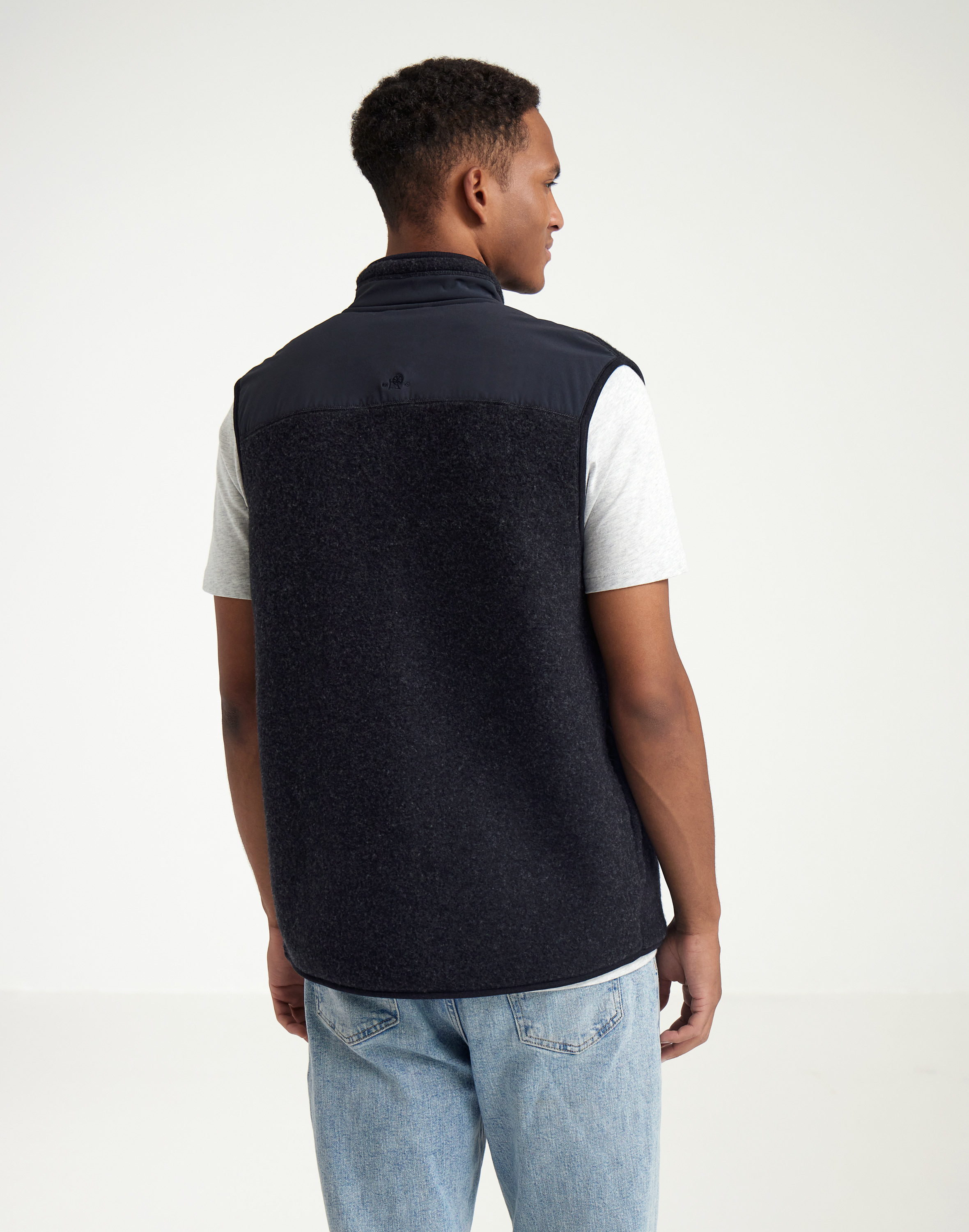 Vest 9