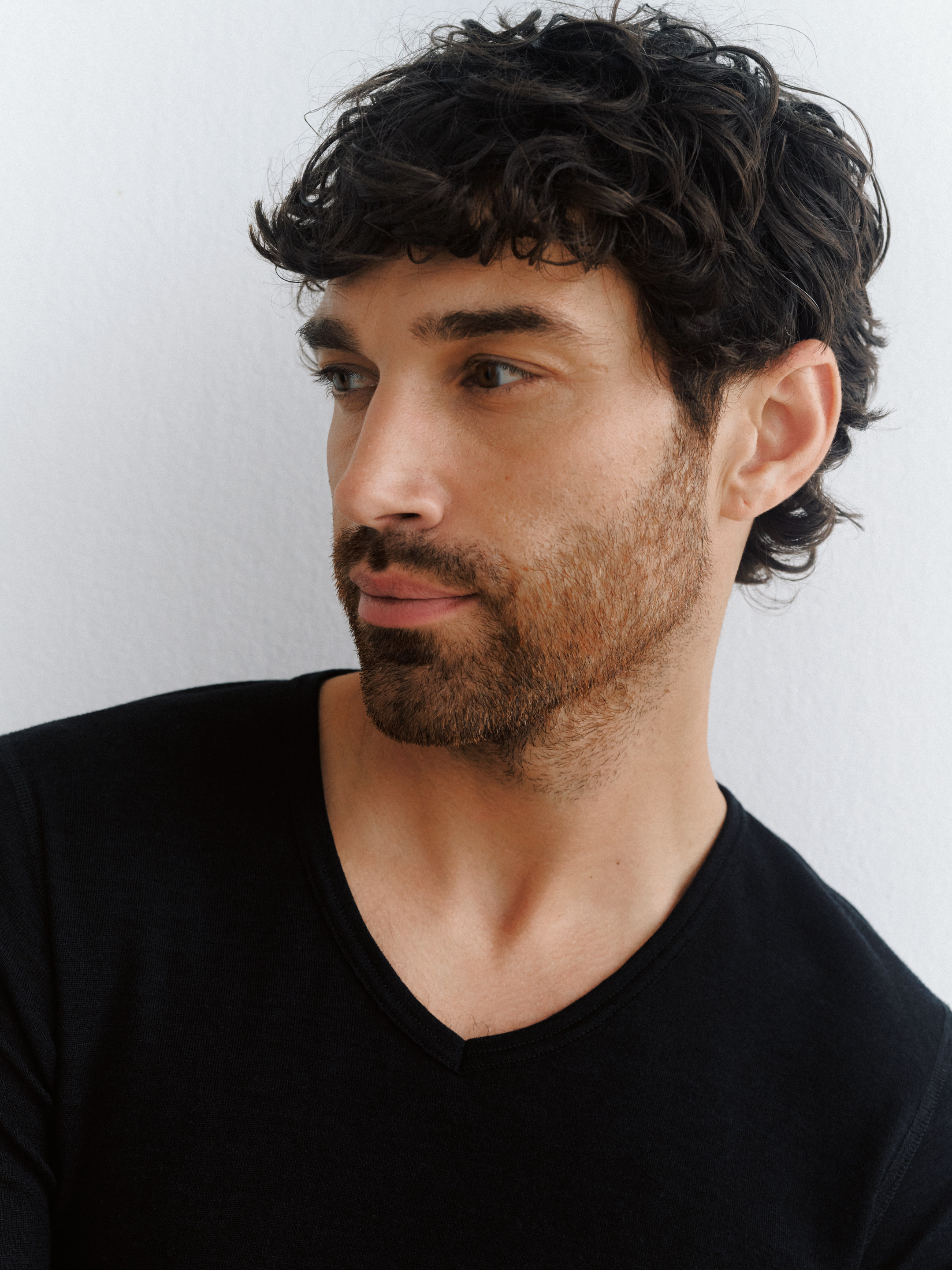 T-shirt with V-neck 1