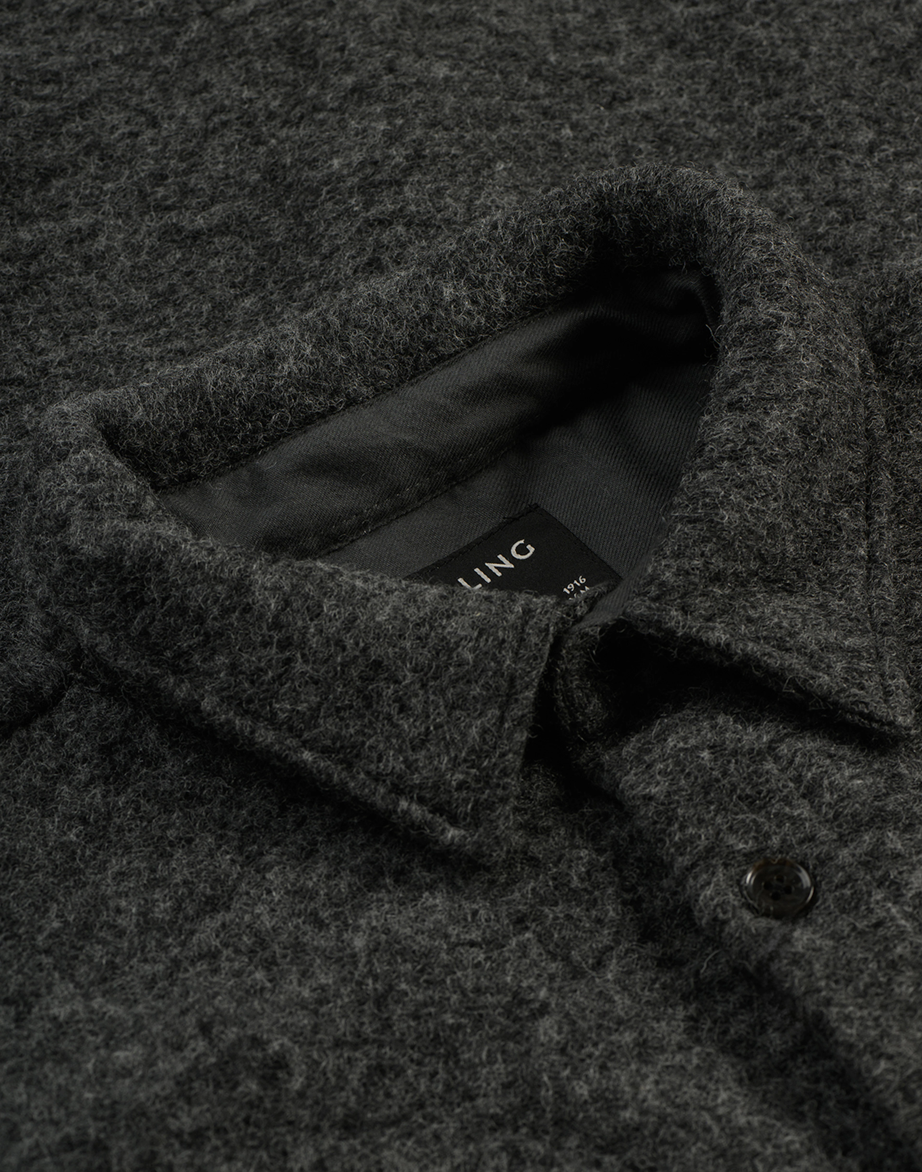 Chemises hommes grandes tailles en soldes : chemises noires cintrées