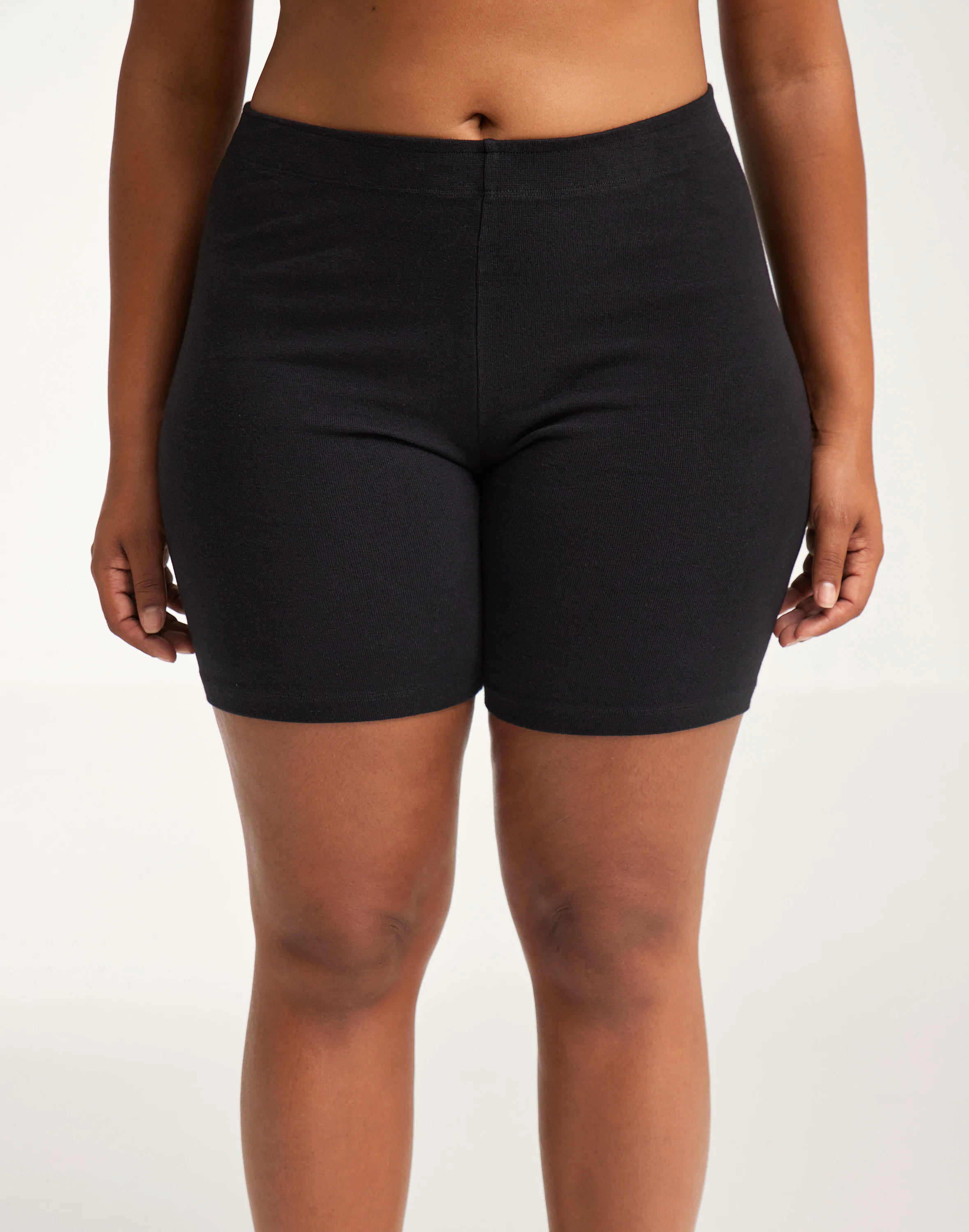 Equiline - Damen Turnier - Kurzfrack Dreda Short schwarz Größe 40 Equiline - Damen Turnier - Kurzfrack Dreda Short schwarz Größe 40