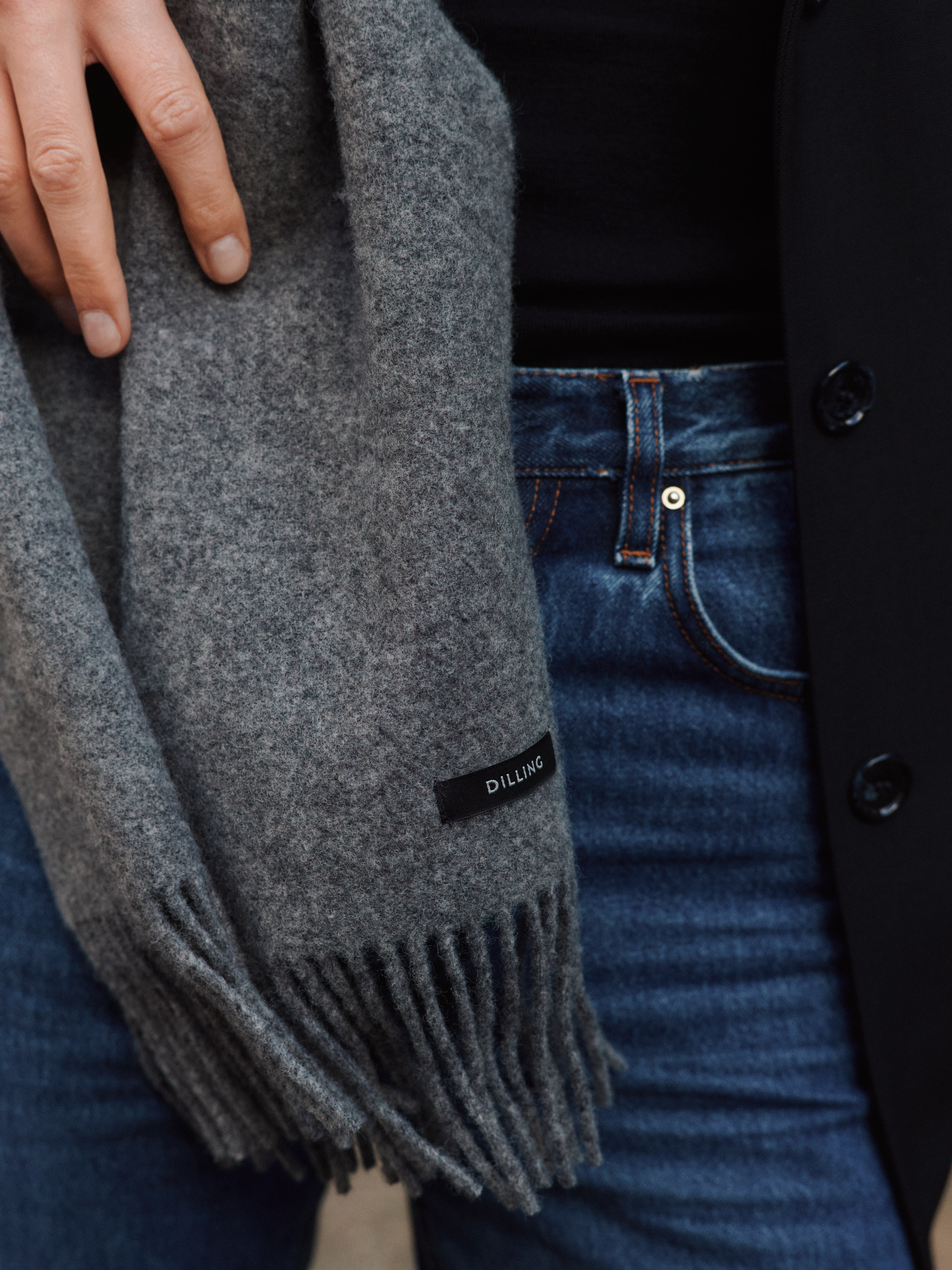 Scarf in lambswool in Dark grey melange - Free shipping - Dilling